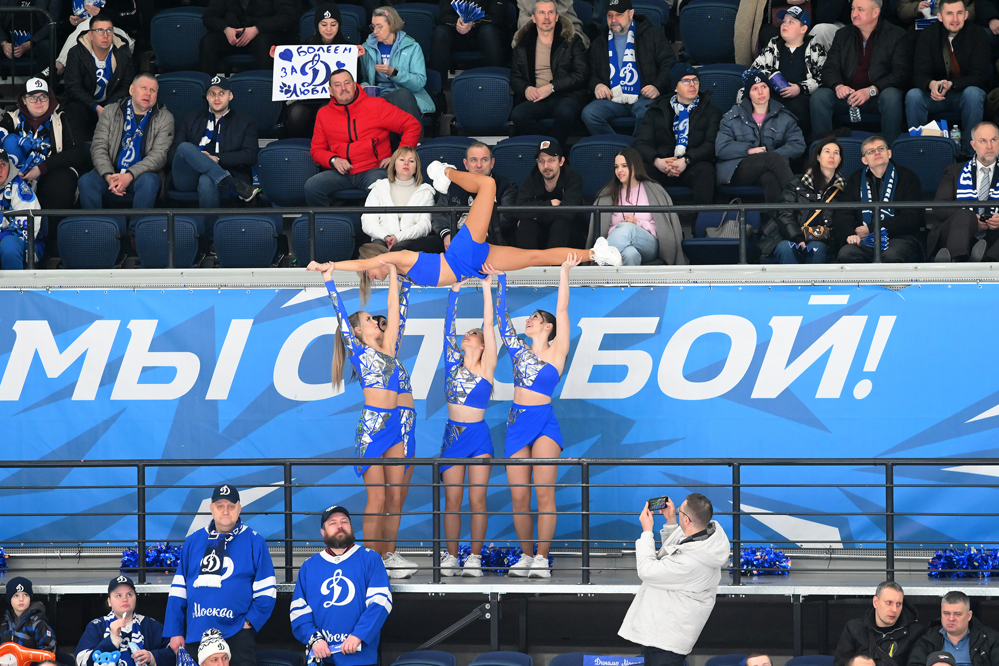 gallery-photo