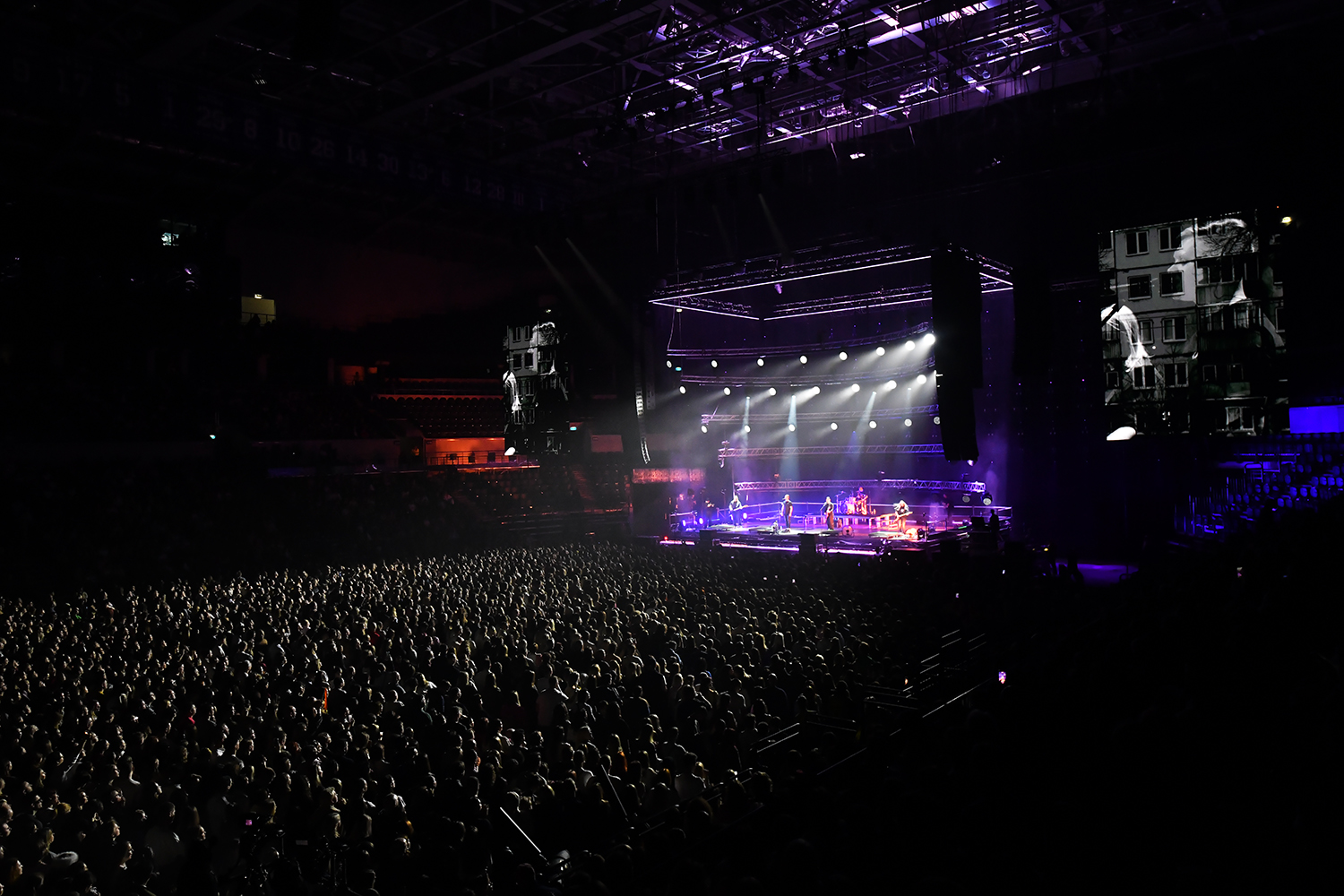 gallery-photo